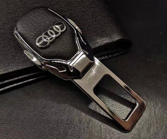 картинка Заглушка в ремень AUDI цвет черный (1шт) магазин  StreetTuning 