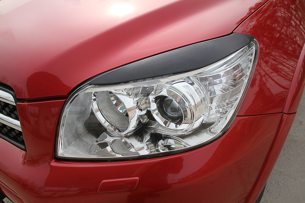 картинка Toyota Rav4 2006—2010 Накладки на передние фары (реснички) компл.-2 шт. от магазина  StreetTuning