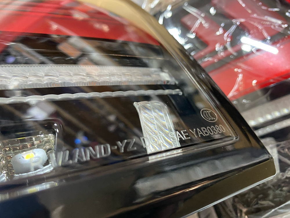 картинка Задние фары VLAND для Lexus RX 270/330/350/450H 2009-2014 от магазина  StreetTuning