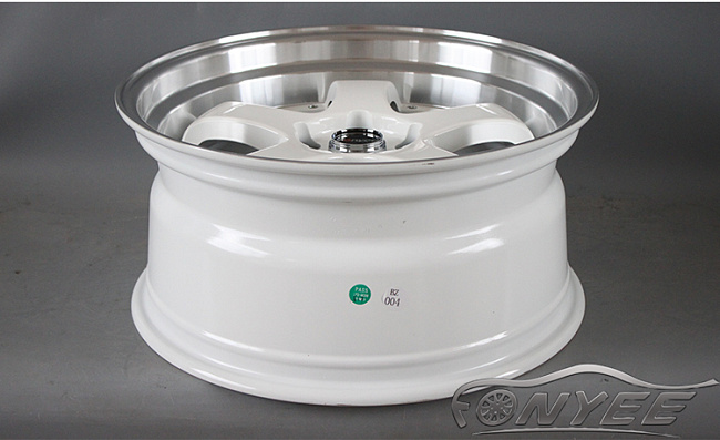 картинка Новые диски JNC 017 R17 5X114,3 ET20 J9 белый + серебро магазин  StreetTuning 
