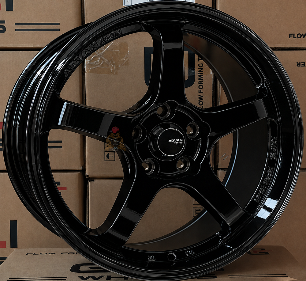 картинка Диски Advan GL165 R17 J7,5 ET35 5X112 black от магазина  StreetTuning