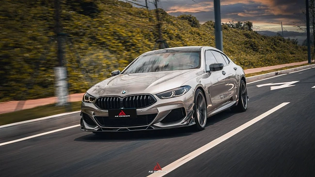 картинка Сплиттера накладки на пороги для BMW 8 Series магазин  StreetTuning 