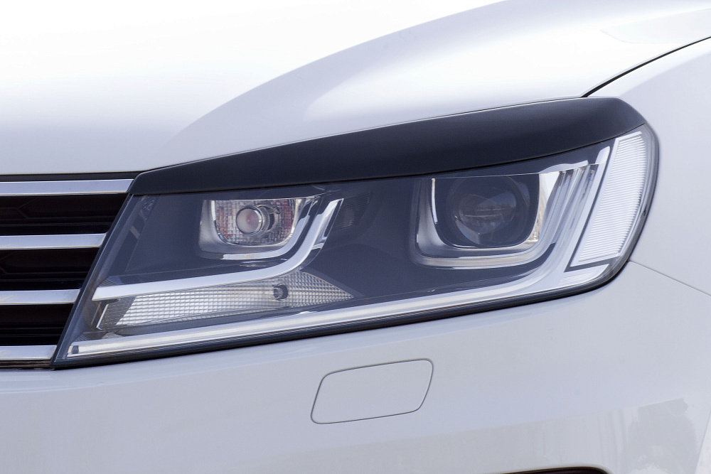 картинка Volkswagen  Touareg 2014-2017 Накладки на передние фары (реснички) компл.-2 шт. от магазина  StreetTuning