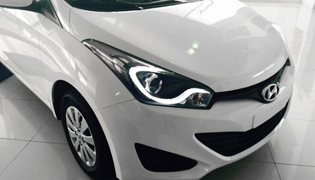 картинка Передние фары для Hyundai HB20 магазин  StreetTuning 
