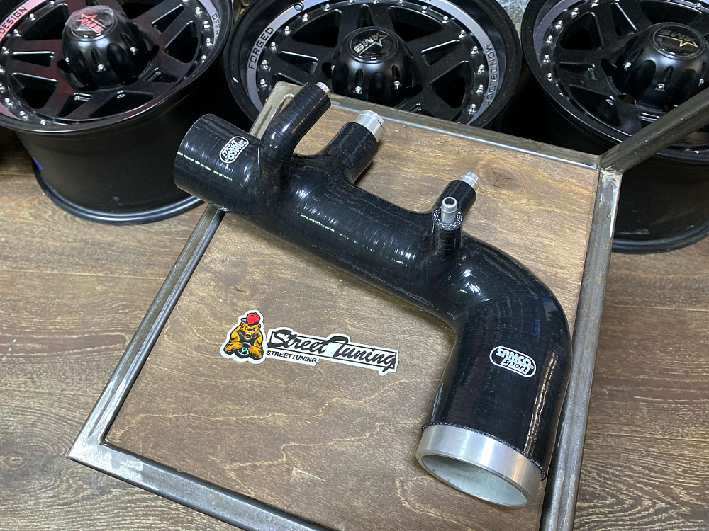 картинка Патрубок турбины Samco Sport для Subaru Impreza GC, GD 5-6 vers от магазина  StreetTuning
