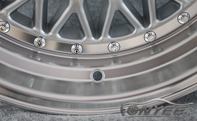 картинка Новые диски BBS RS R17 5X112/5X120 ET15 J10 серебро + полированная полка магазин  StreetTuning 