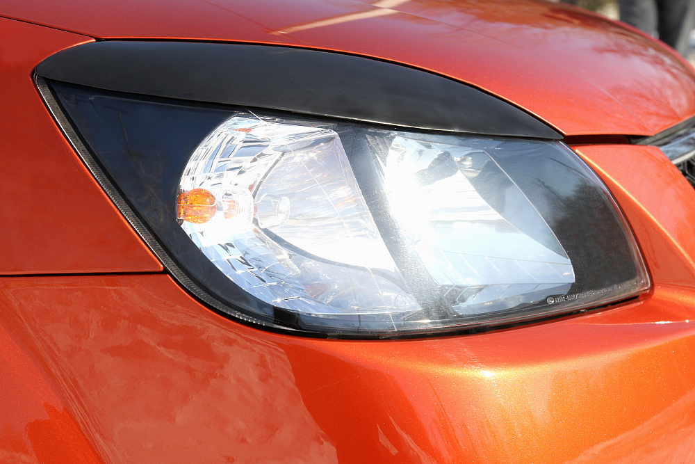 картинка Kia Rio (DE) 2005—2011 Накладки на передние фары (реснички) компл.-2 шт. от магазина  StreetTuning